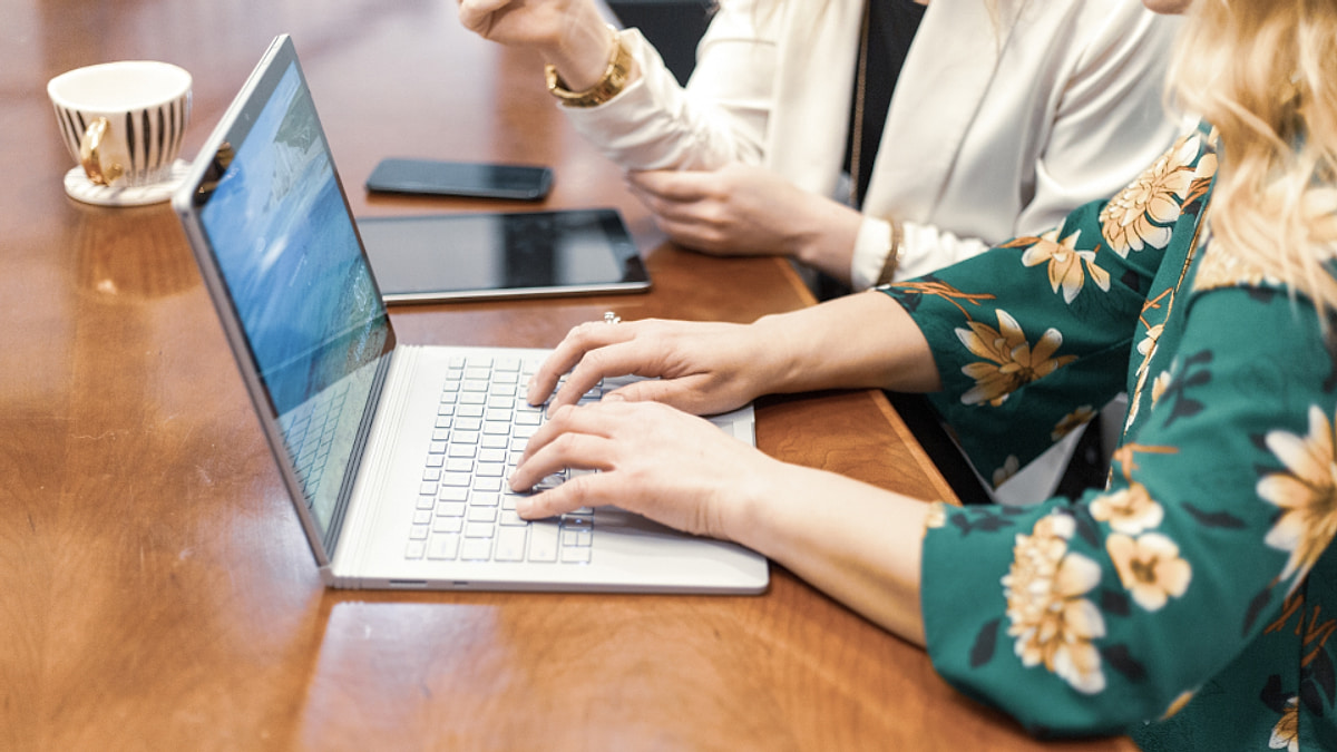Imagen de portada: Avisos informativos de la AEAT al iniciar una actividad: registro útil